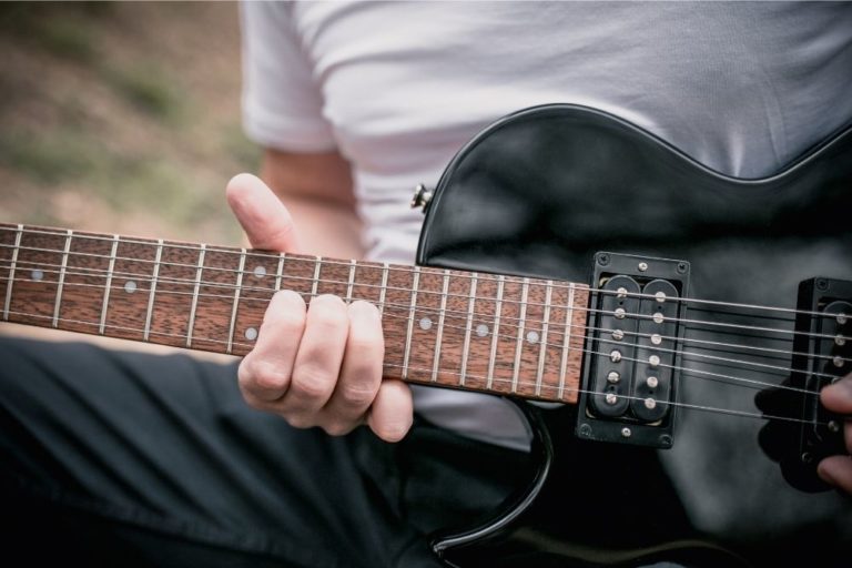 Differences Between a Right and Left Handed Guitar Tone Man