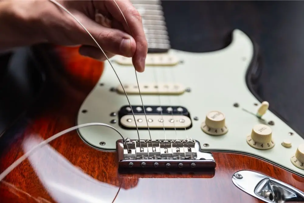 How To Keep Your Guitar In Tune For Longer